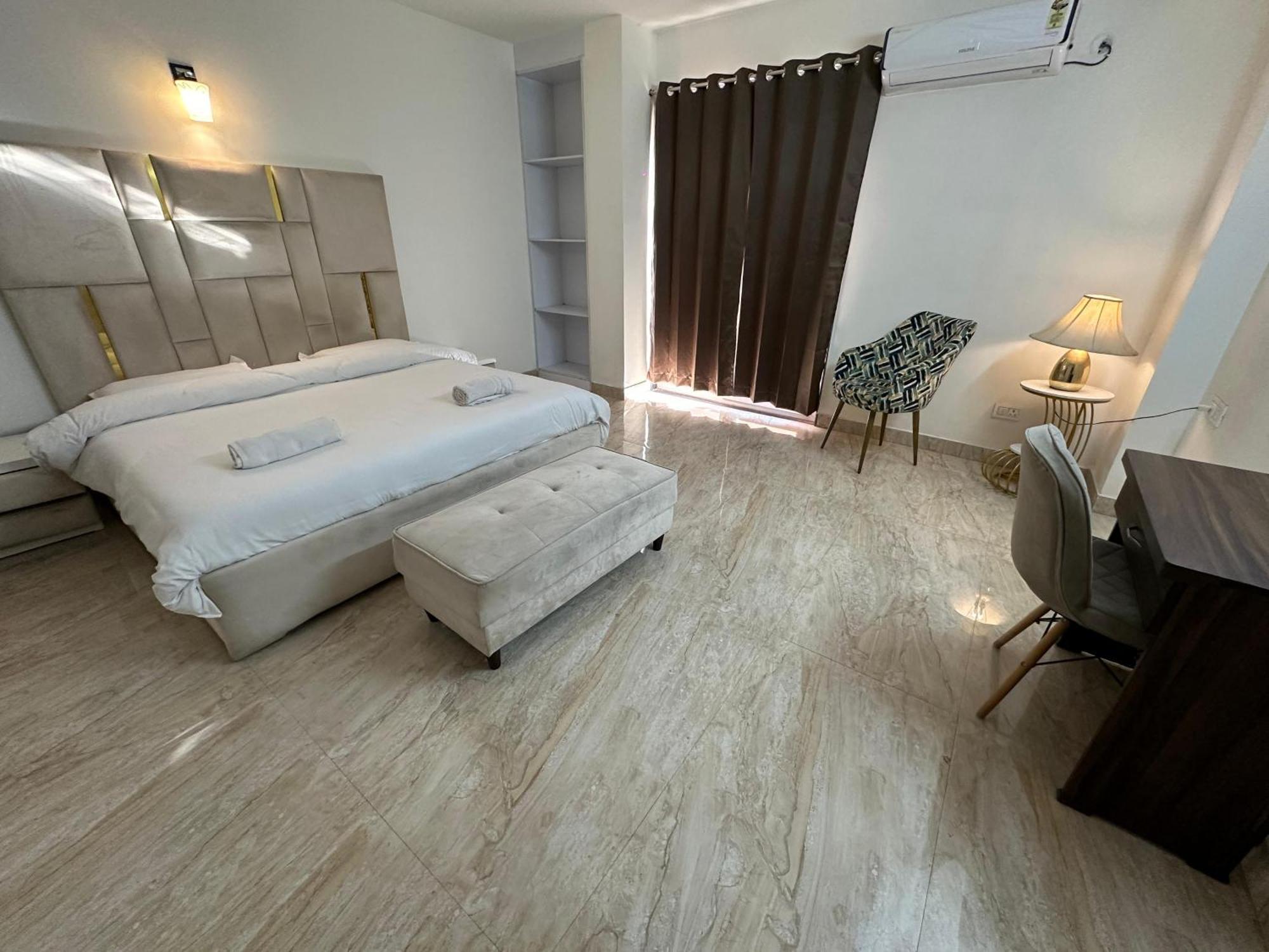 Sky Villa With Private Pool Noida Exteriör bild