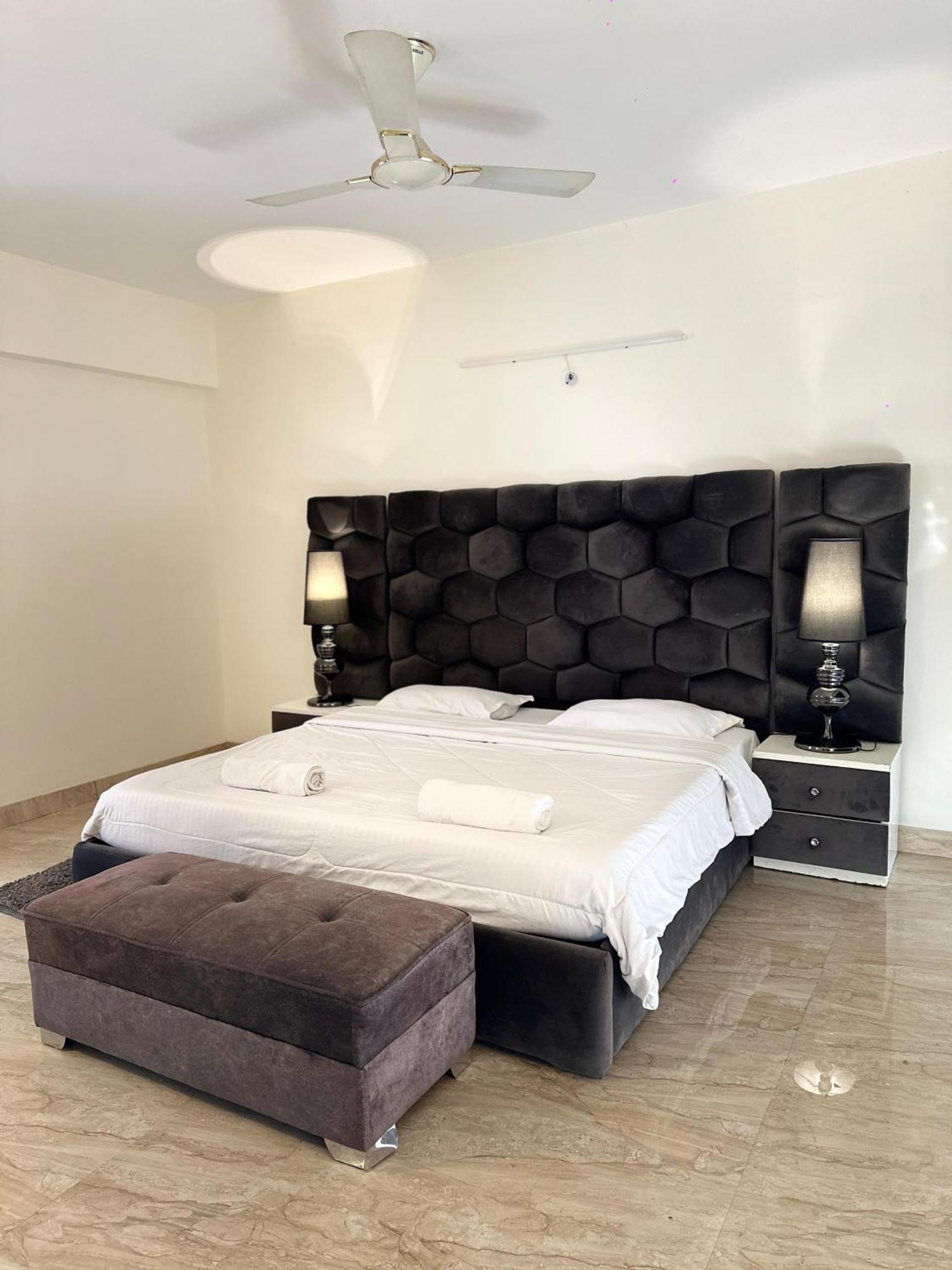 Sky Villa With Private Pool Noida Exteriör bild